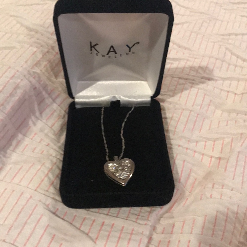 Necklace heart and opens up, 14k gold